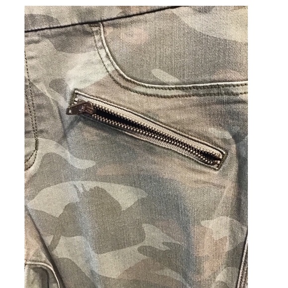 Rock And Republic Camo Pants - Picture 3 of 7